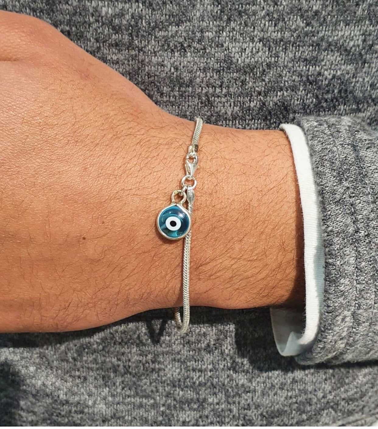 Thin mousse bracelet with evil eye
