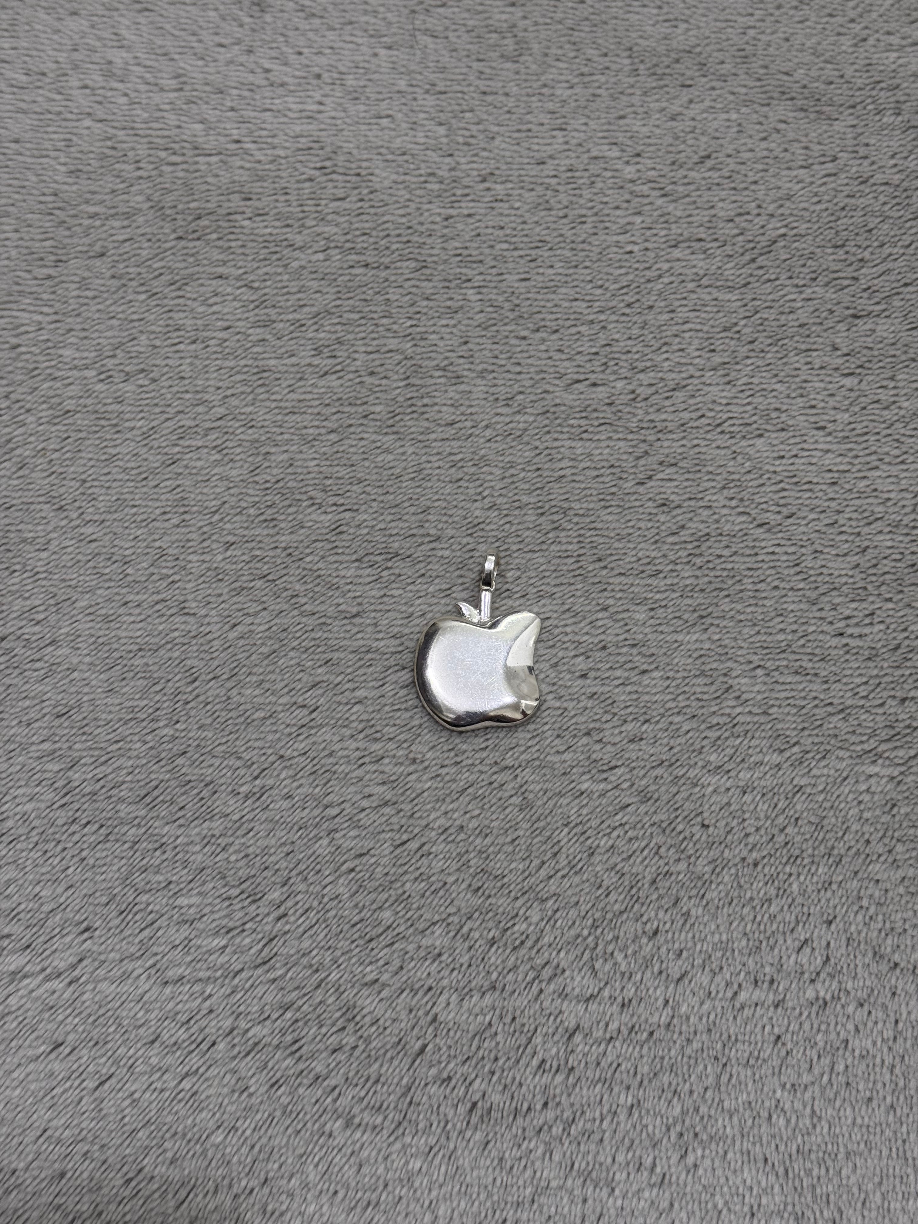 Apple piece
