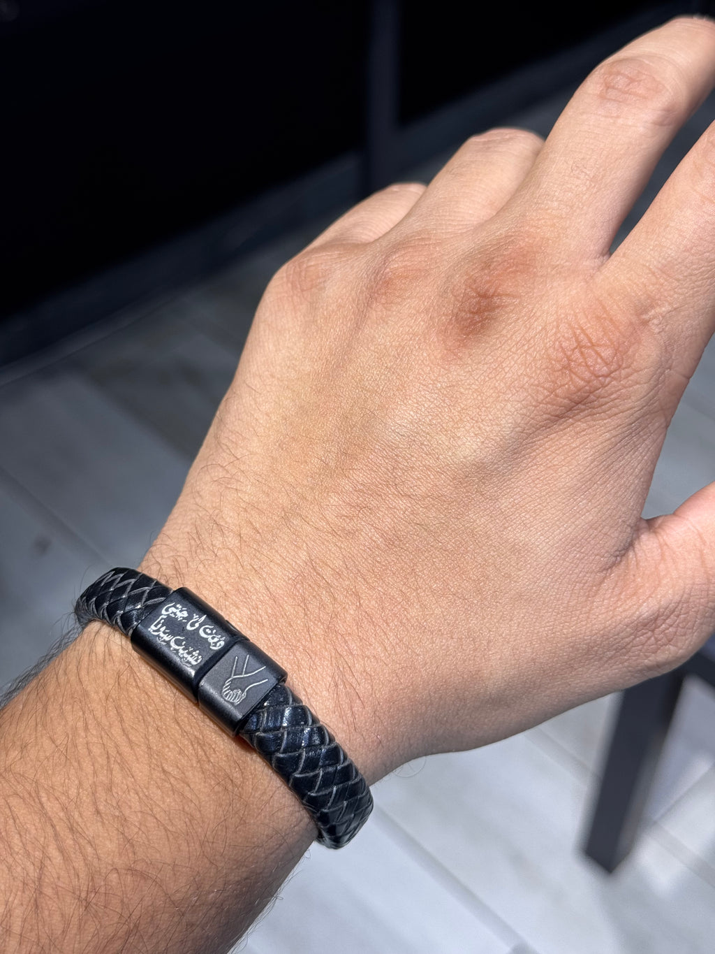 Natural leather bracelet with stainless steel lock